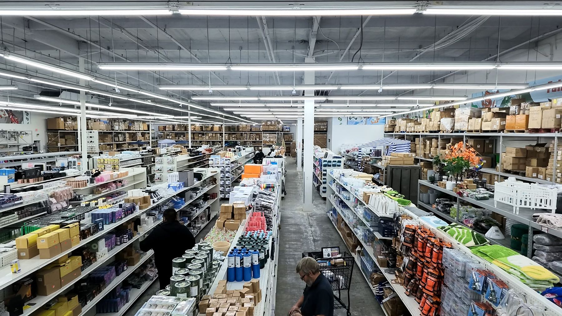 Household and kitchen aisles